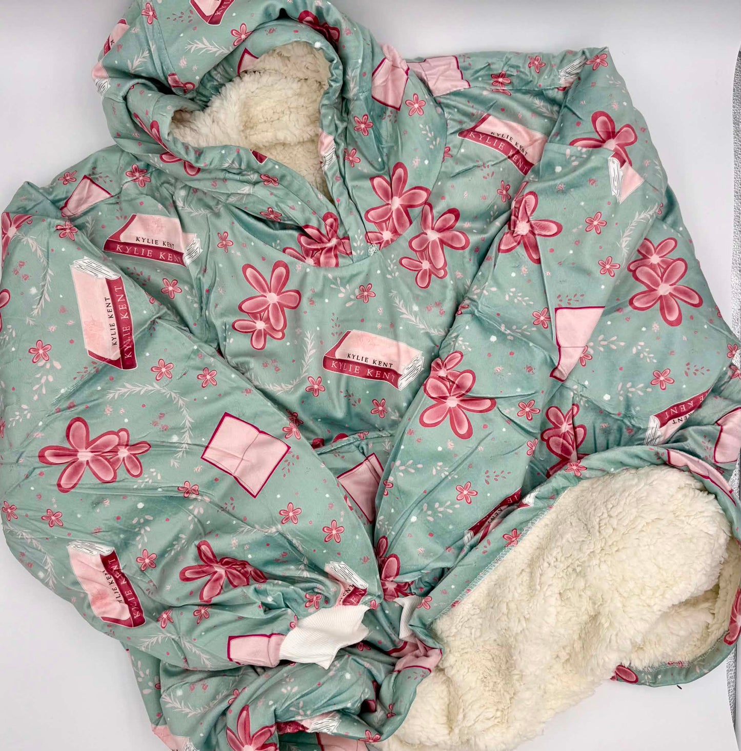 Kylie Kent Hooded Sherpa Blanket | Cozy Wrap