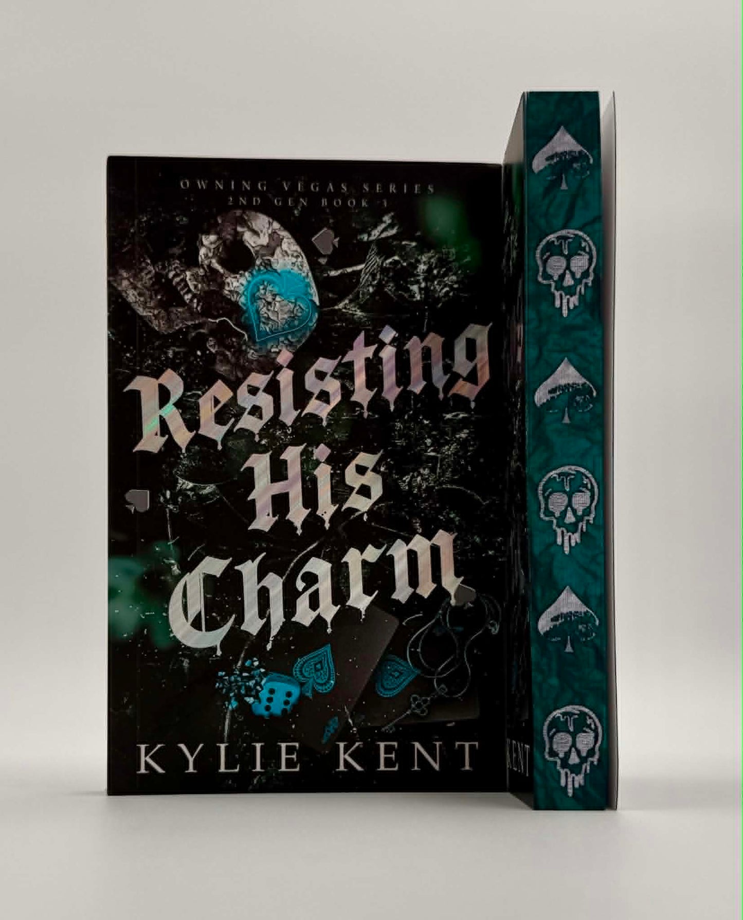 Resisting His Charm – Kylie Kent Dark Vegas Romance
